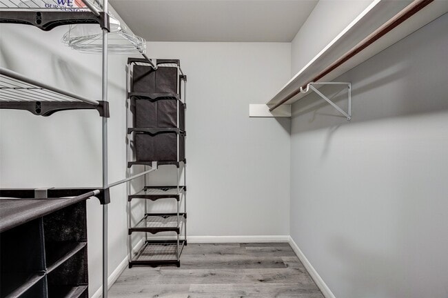 Building Photo - 5451 Loch Lomond Dr