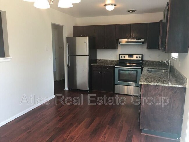 Primary Photo - 1363 Elmwood St