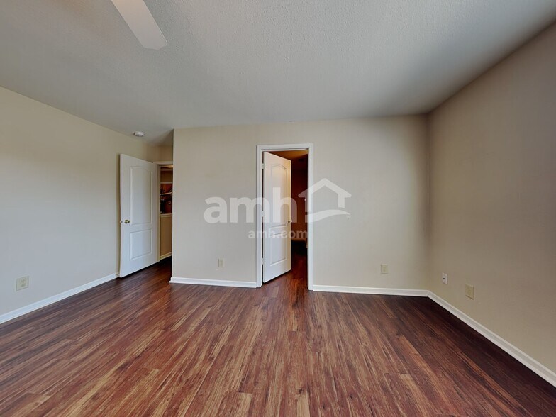 Building Photo - 205 Farm Springs Rd