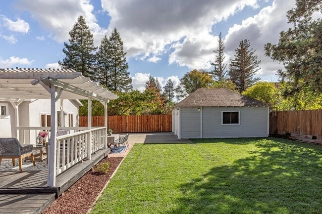 Building Photo - 18732 Afton Ave