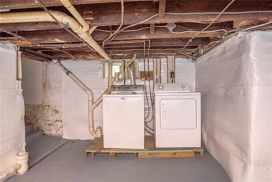 Building Photo - 27 Commonwealth Ave