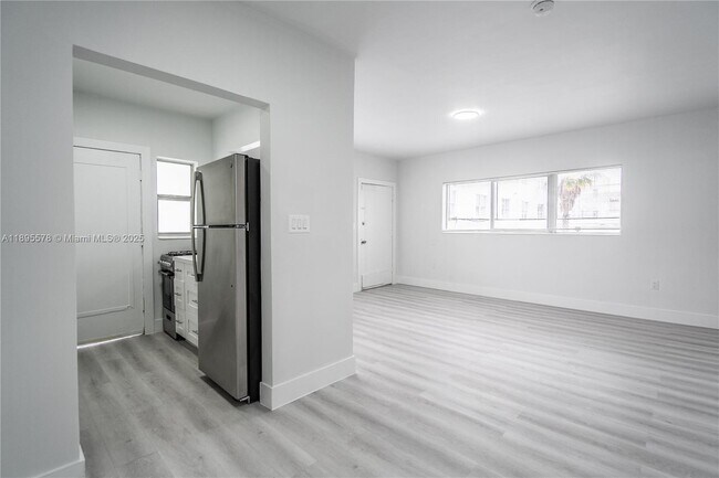 Building Photo - 7315 Harding Ave
