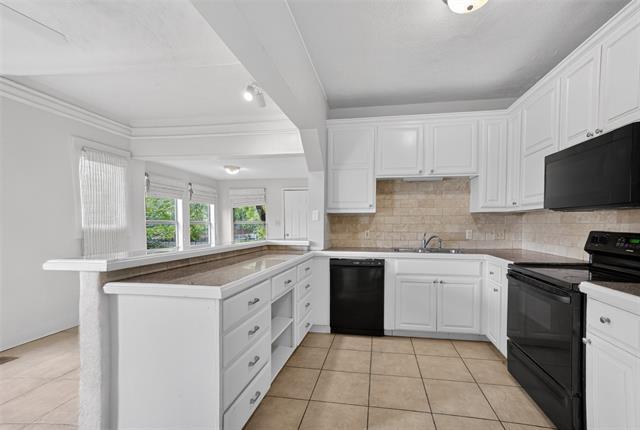 Building Photo - 2601 S University Dr