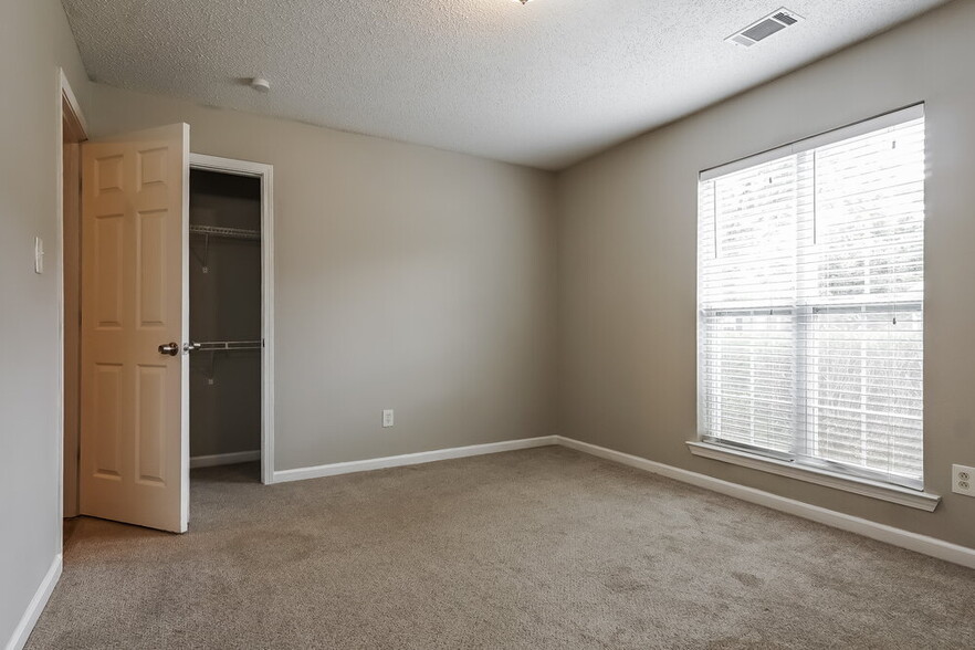 Building Photo - 175 Cedar Bend Dr