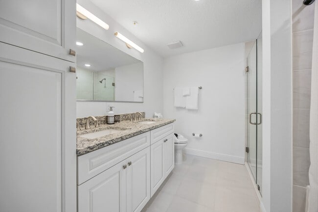 Building Photo - 701 Pilot Ln