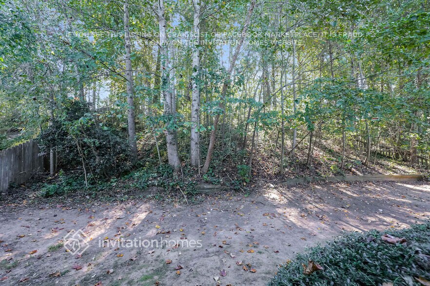 Building Photo - 710 Suwanee Lakes Cir NW