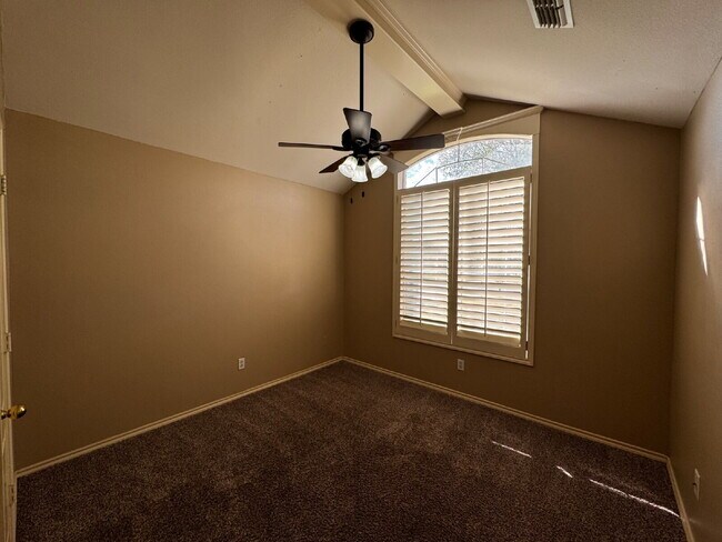 Building Photo - Beautiful Home in Upscale Neighborhood!
