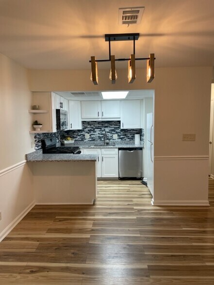 Building Photo - 1609 Homestead Trl