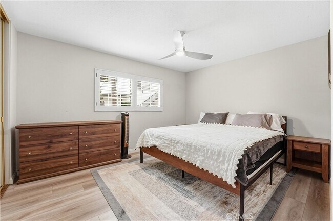 Building Photo - 24486 Howes Dr