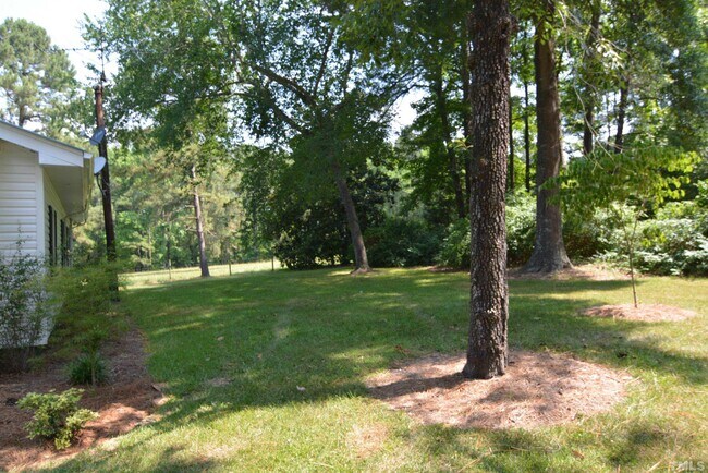 Building Photo - 643 Mt Pisgah Church Rd