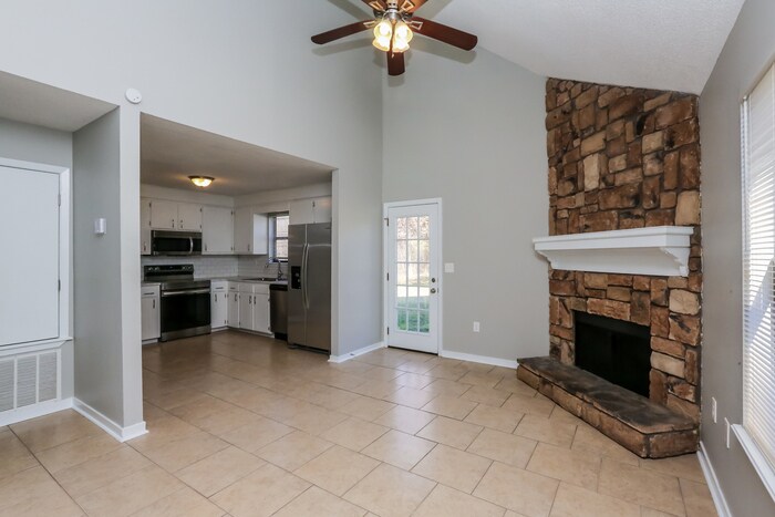 Building Photo - 507 Twin Pine Cove