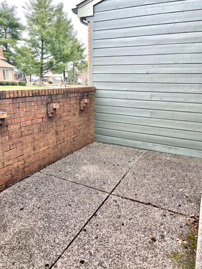 2140 Fort Harrods Dr 2140 Fort Harrods Dr Lexington KY 40513