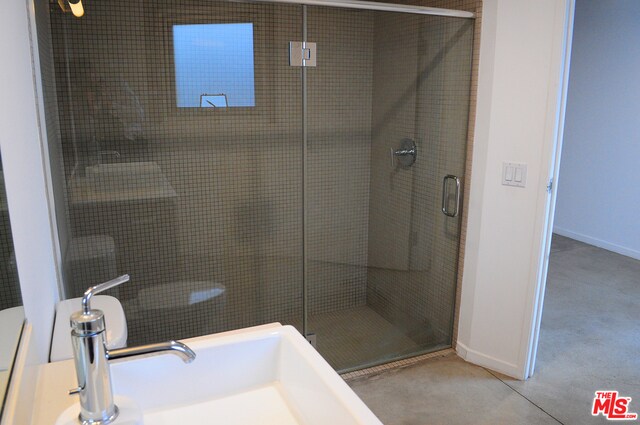 Building Photo - 2135 E 7th Pl