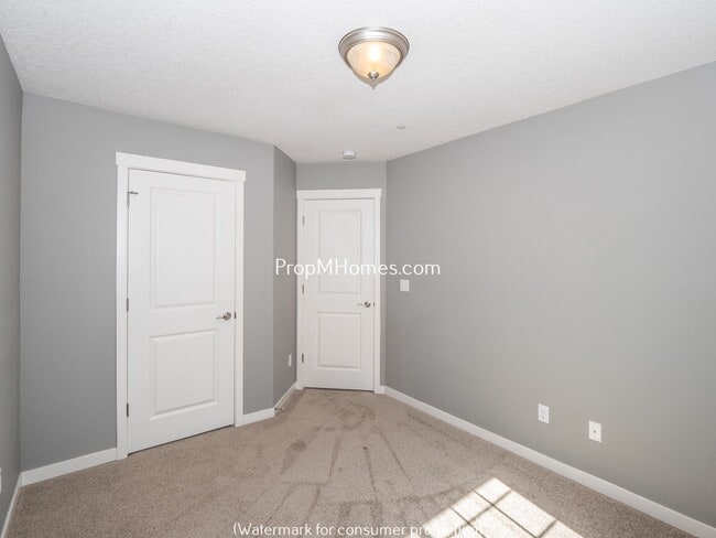 Building Photo - Fantastic Three Bedroom Home In Wilsonville On Corner Lot!