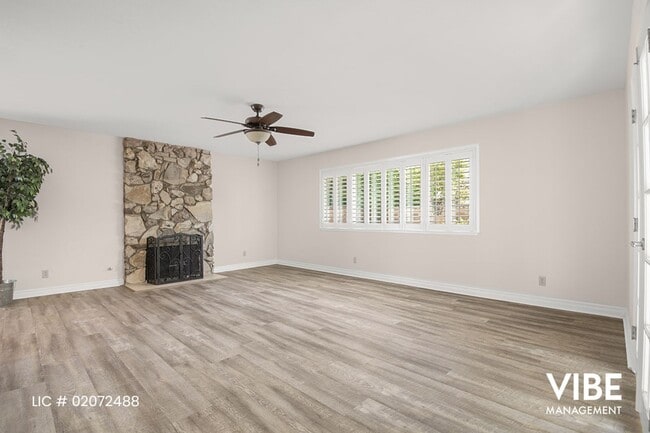 Building Photo - 222 Lupe Ave