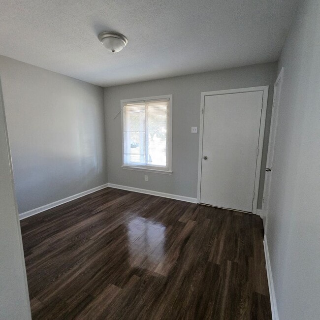 Building Photo - 2945 Brook Cove