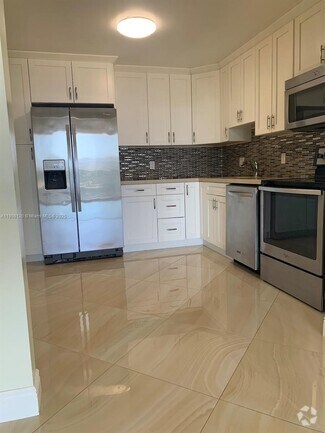 Building Photo - 13499 Biscayne Blvd
