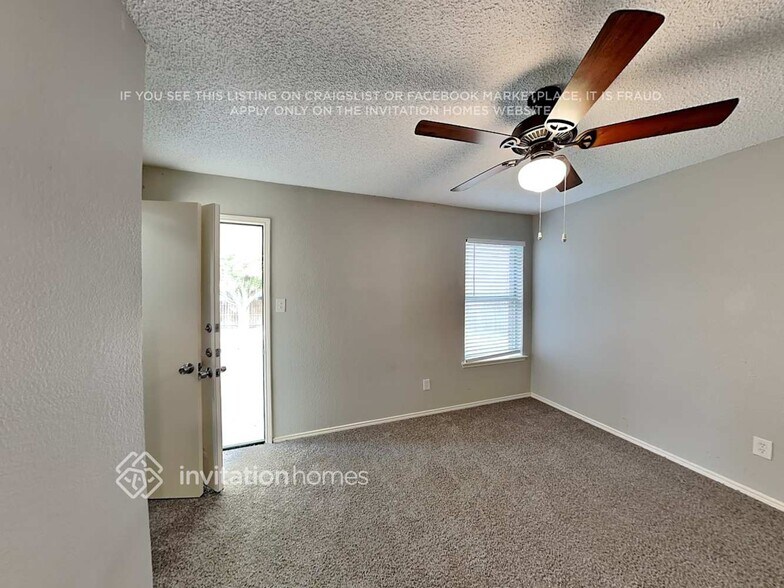 Building Photo - 8037 Iris Cir