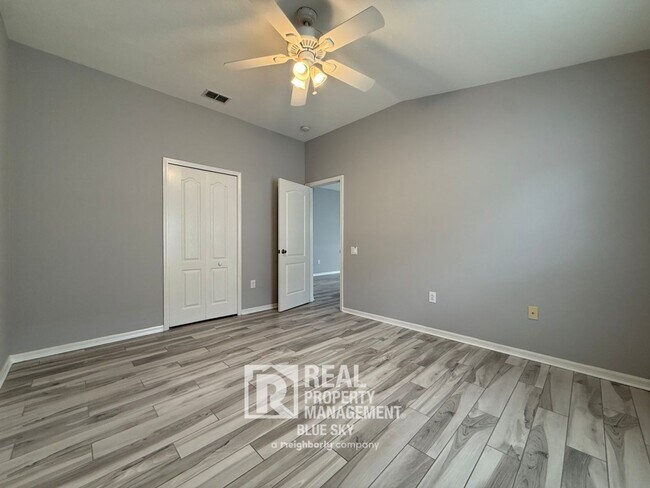 Building Photo - 5238 Gato Del Sol Cir