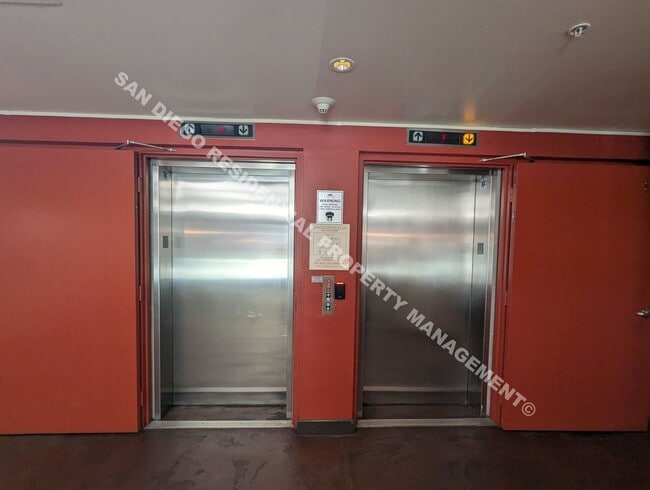 Building Photo - Updated Studio with Parking and Washer/Dryer in Prime Little Italy Location