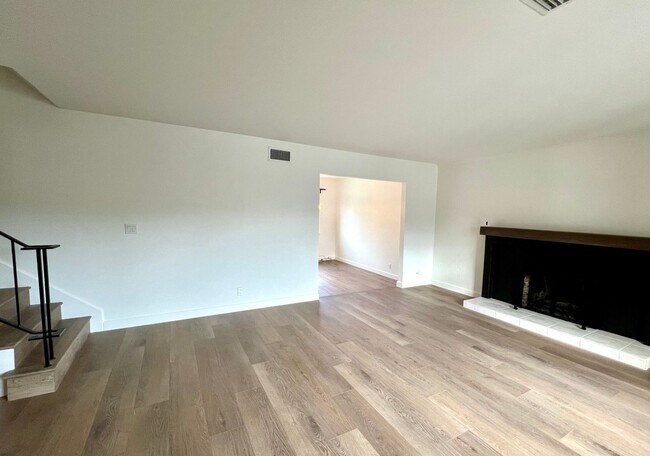 Building Photo - Rare 4 Bedroom pool home available in Cypress