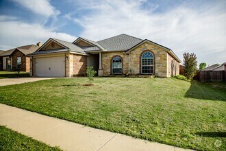 Building Photo - For Lease – $2,100/month | $2,250 Security...