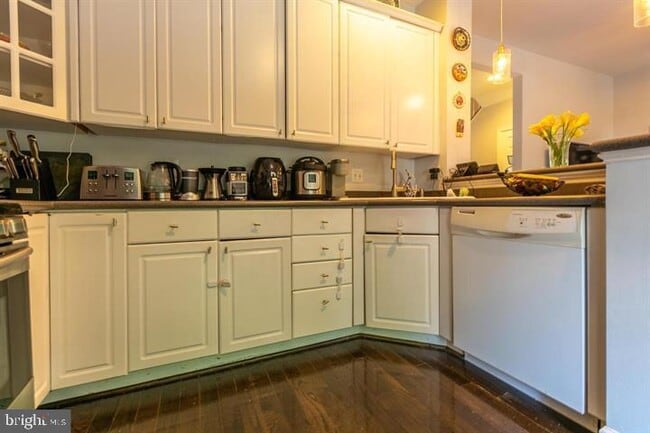 Building Photo - 2519 Gadsby Pl