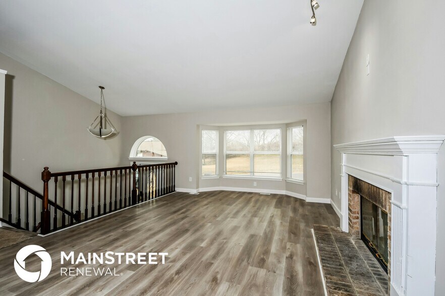 Building Photo - 5354 Trailview Dr