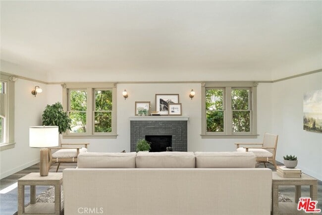 Building Photo - 4219 Sunnyside Dr