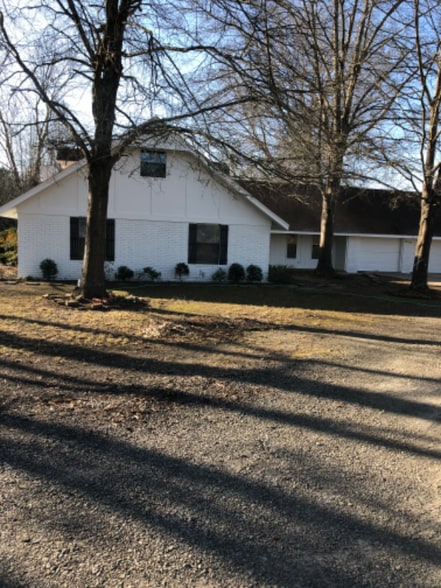 Building Photo - 386 AR-286