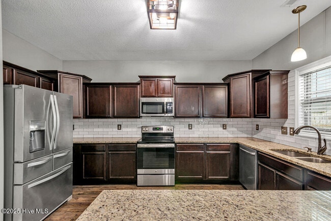 Building Photo - 102 Gabriels Wy