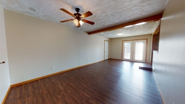 Building Photo - 507 S Bismark Ave