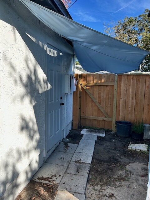 Building Photo - Clearwater - One Bedroom with private entrance