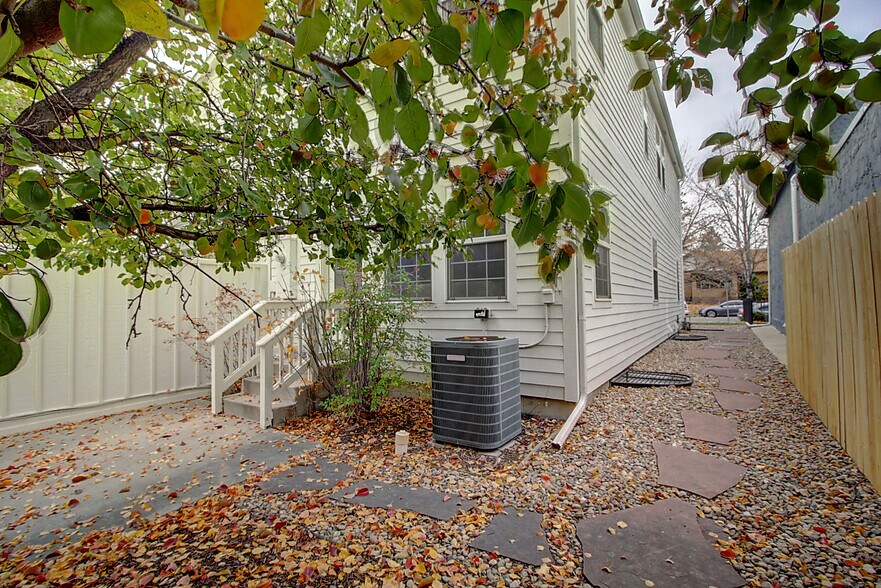 Building Photo - 2077 S Grant St