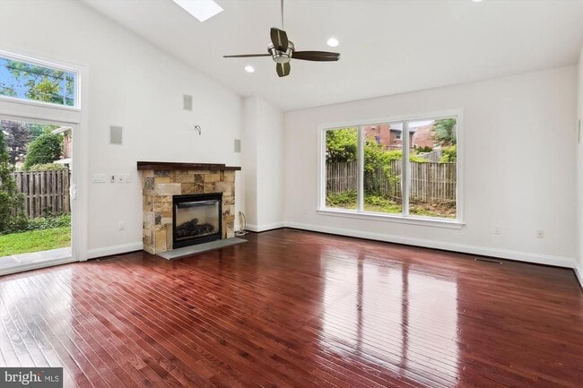 Building Photo - 9915 Ashburton Ln