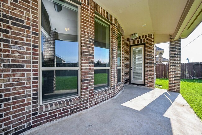 Building Photo - 30154 Southern Sky Dr