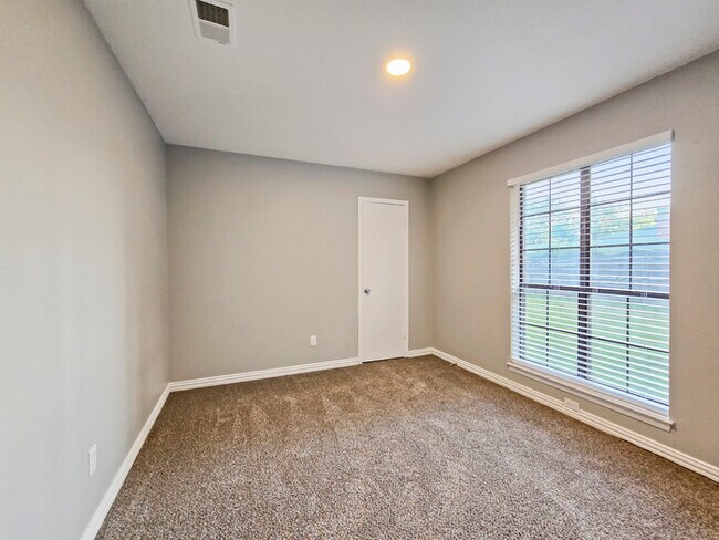 Building Photo - 1612 Cindy Ct