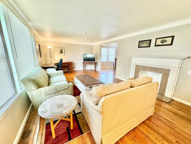 Primary Photo - 3698 Washington Blvd