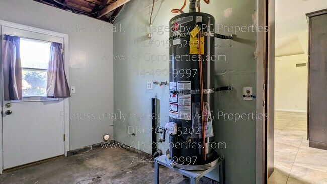 Building Photo - 15068 Mountain Spring St