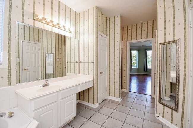 Building Photo - 2719 Mossy Log Ct