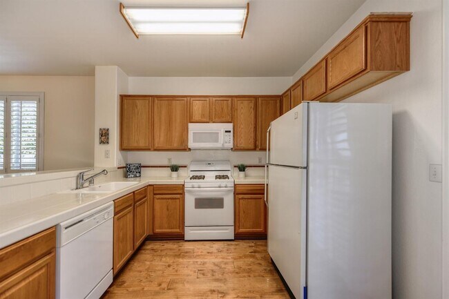 Building Photo - Home for Rent in Gold River, CA