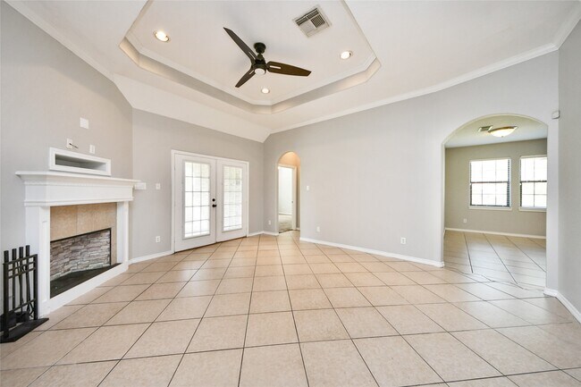 Building Photo - 11004 San Jacinto Dr