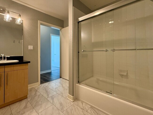 Building Photo - Spacious, Luxurious Modern 2 Bedroom, 2 Bathroom condo on the Top Floor of the Highly Desired Pla...