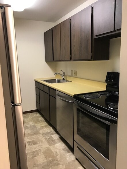 Kitchen - 403 County Line Rd