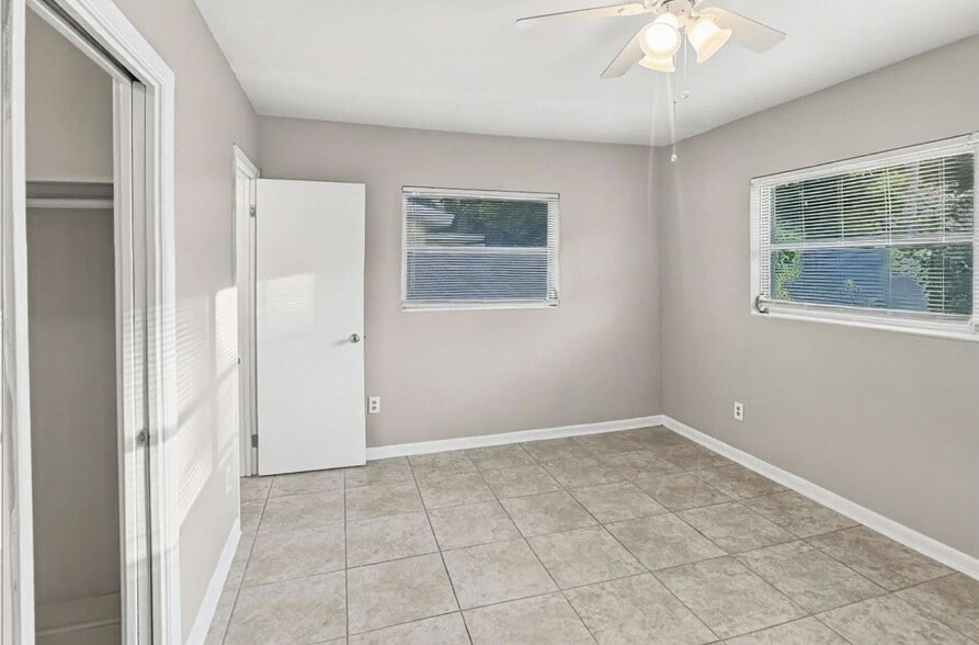 Building Photo - 12160 Croft Dr N