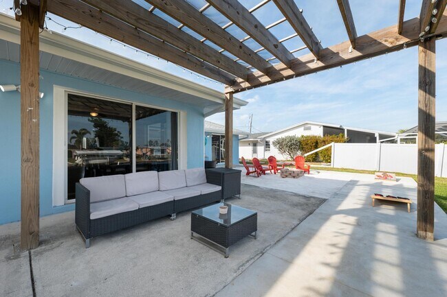 Building Photo - 121 Carlisle Ave NW