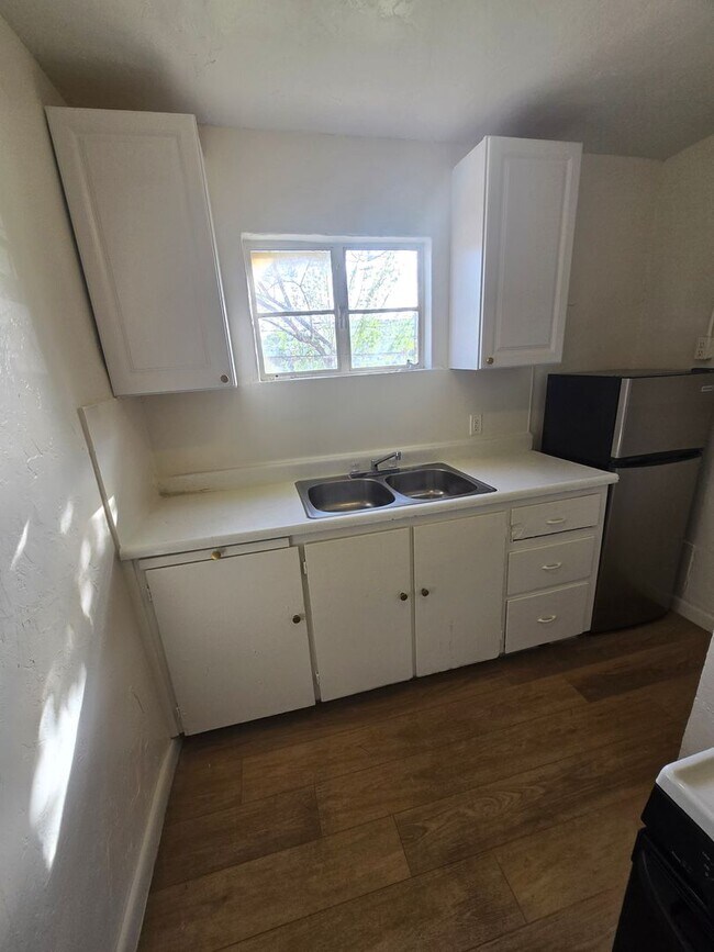 Building Photo - Pueblo Cielo LLC