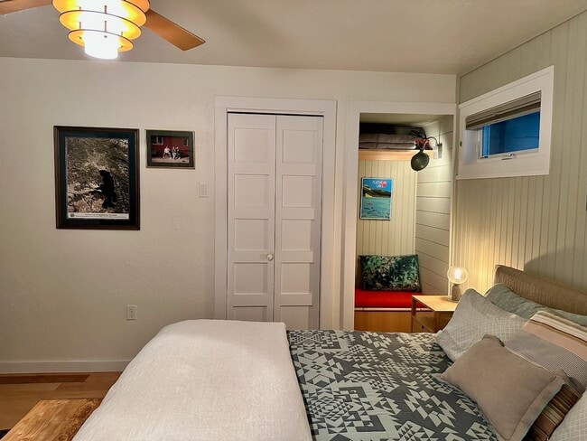 Building Photo - Fully Furnished House with lake views and ...