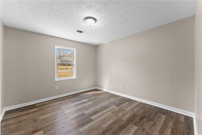 Building Photo - 175 Cedar Ridge Dr
