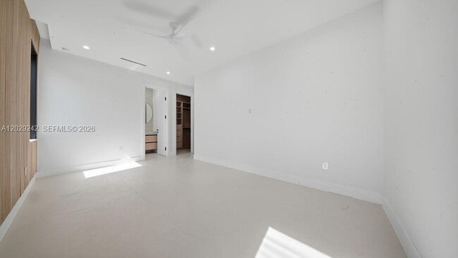 Building Photo - 3318 NE 16th Pl